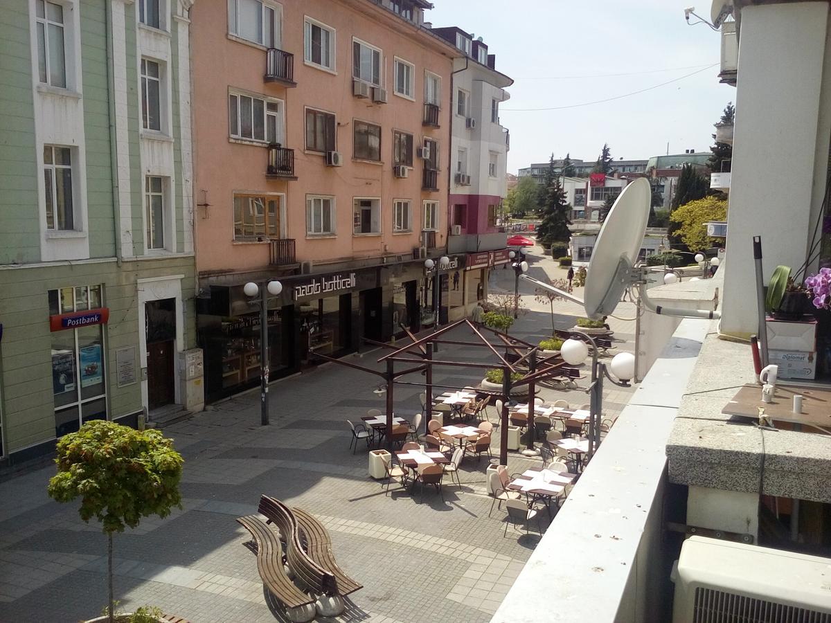 Hostel Compass Burgas Luaran gambar