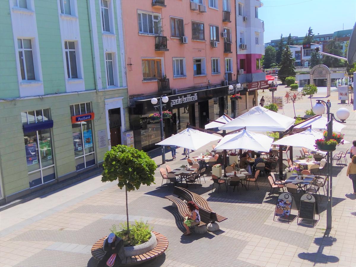 Hostel Compass Burgas Luaran gambar